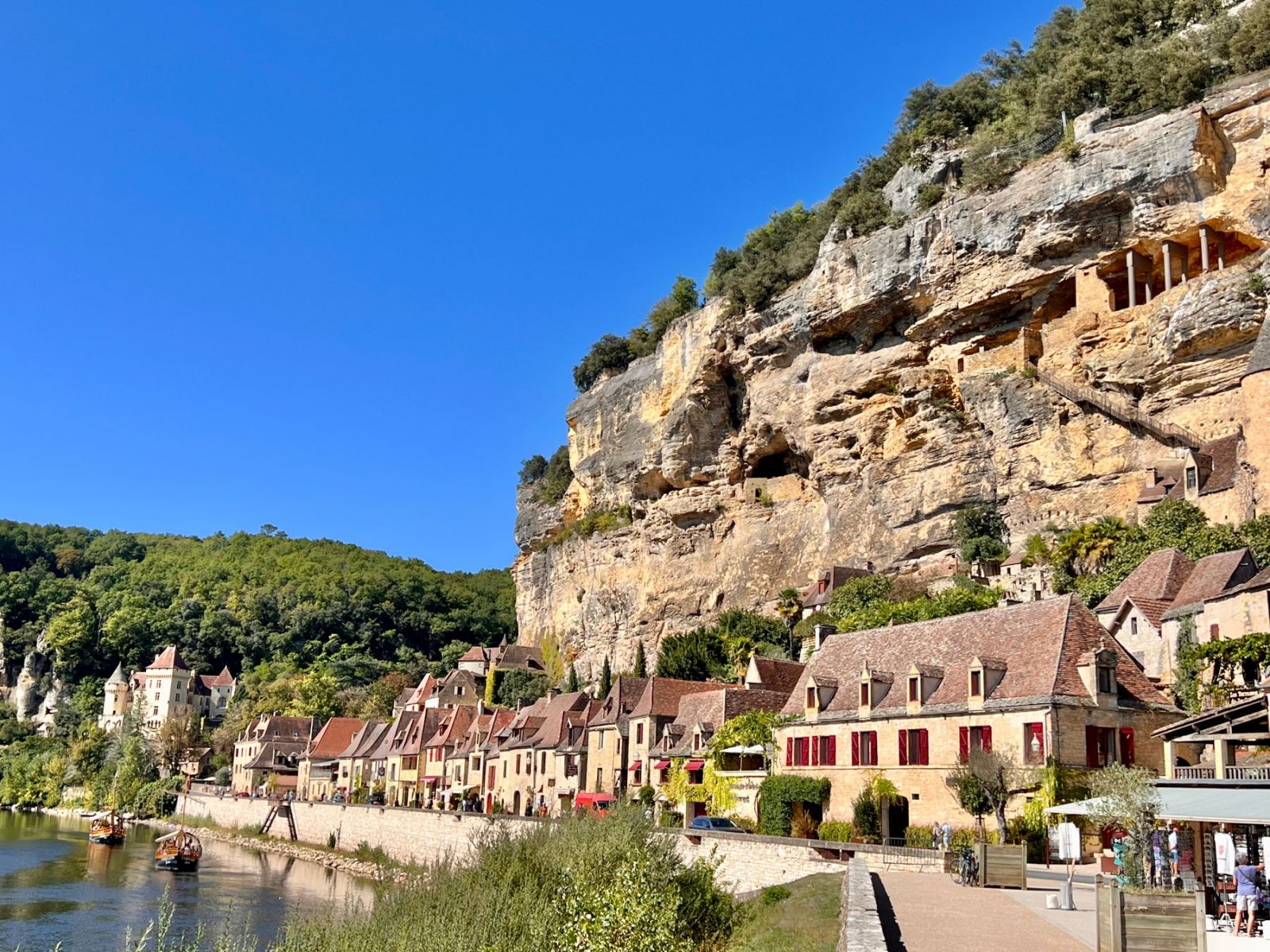 La Roque-Gageac : un village entre falaise et rivière